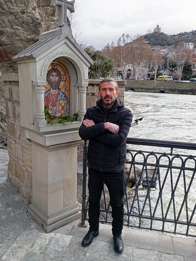  ,   Artur, 42 ,   ,   