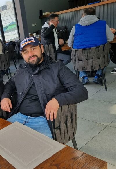  ,   Stivi, 28 ,   ,   
