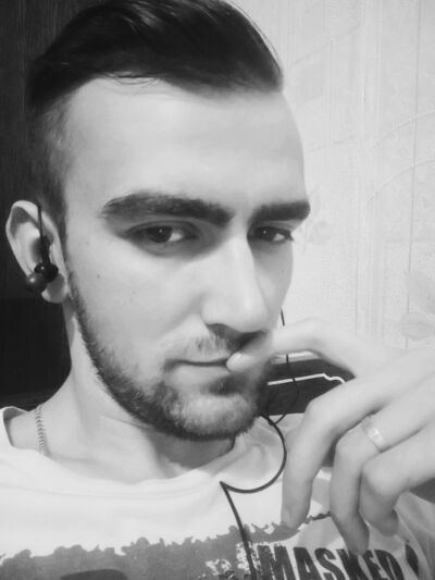  ,   Zora, 32 ,   ,   , c 