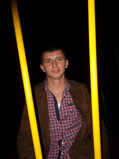  ,   Grisa, 34 ,   