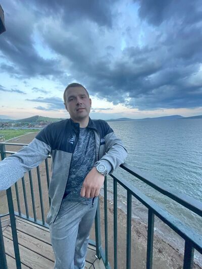  ,   Konstantin, 32 ,   ,   