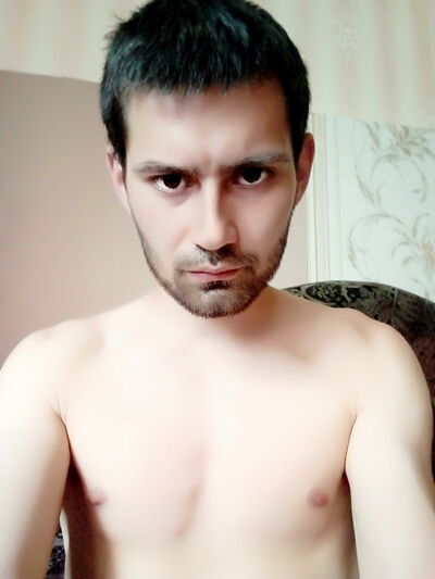  ,   Igor, 33 ,   