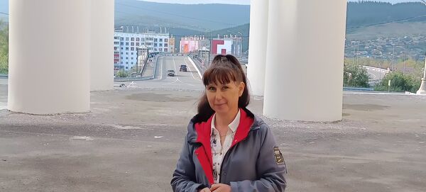  ,   Elena, 48 ,   c 