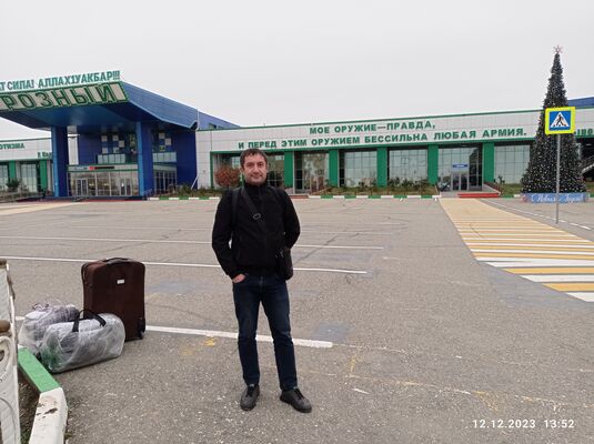  ,   Ruslan, 39 ,   ,   