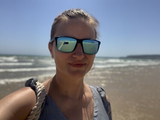  ,   Ana, 44 ,   ,   