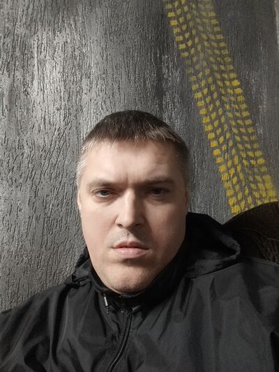  ,   Dmitri, 41 ,   c 