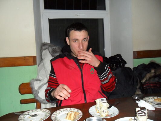  ,   Nikita, 33 ,   
