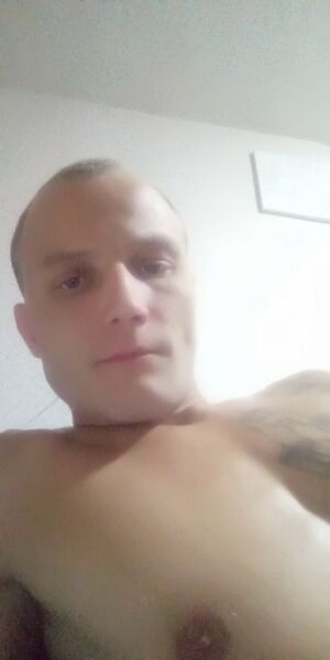  ,   Kostia, 39 ,   ,   