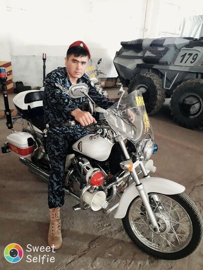  ,   Oxunjon, 32 ,   ,   , c , 