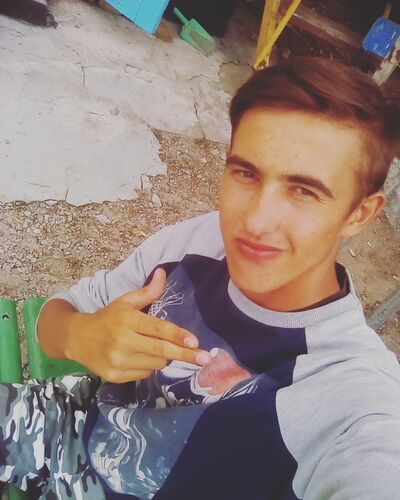  ,   Vlad, 28 ,   