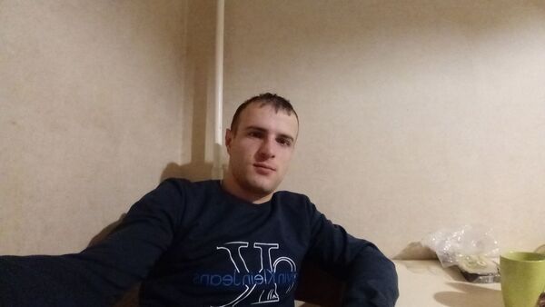  ,   Elvin, 32 ,  