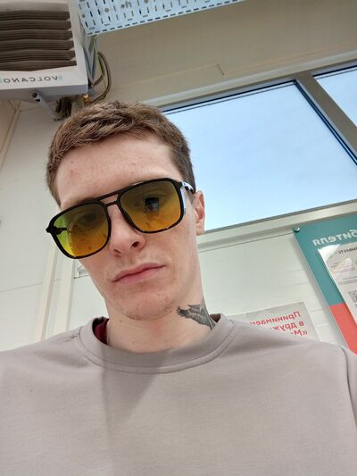 ,   Viktor, 24 ,   ,   