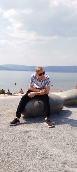  ,   Viktor, 34 ,   ,   