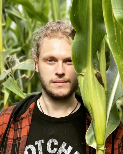  ,   Leon, 29 ,   ,   , c 