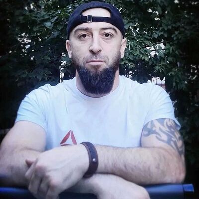  ,   Adam, 39 ,   ,   