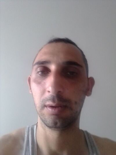  ,   Serge, 42 ,   ,   