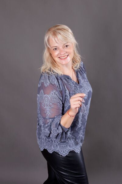  ,   Elena, 54 ,     , c , 