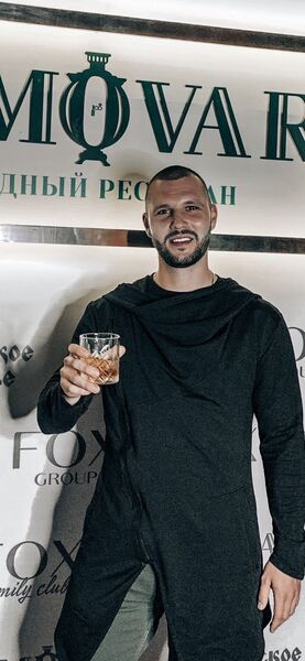  ,   Denis, 37 ,   ,   