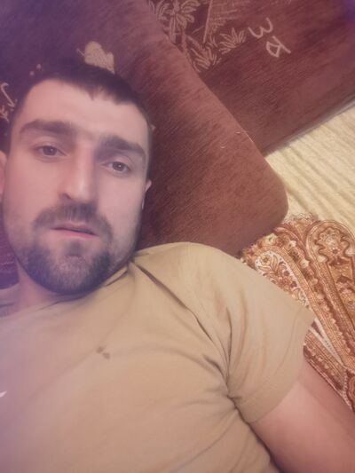 ,   Alexander, 33 ,   c 