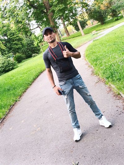  Praha,   Valerka, 32 ,   ,   
