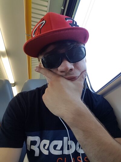  ,   Maxik, 27 ,   ,   , c 