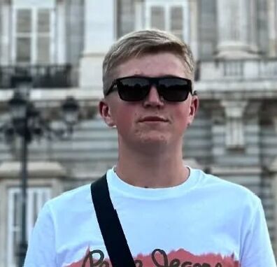  -,   Andriy, 19 ,   