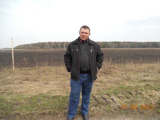  ,   Dennis, 44 ,   ,   , c 