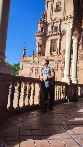  ,   Artur, 25 ,   ,   , c 