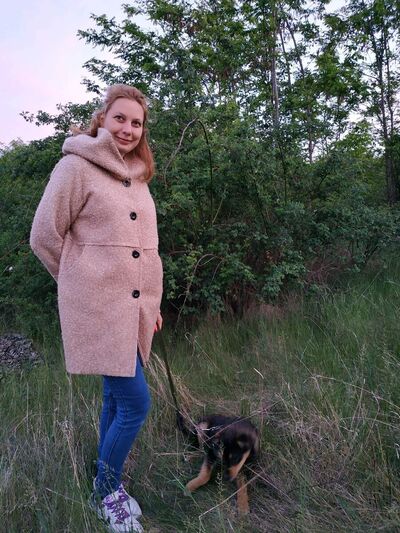  ,   Marina, 37 ,  