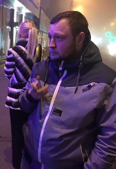  ,   Maks, 32 ,  