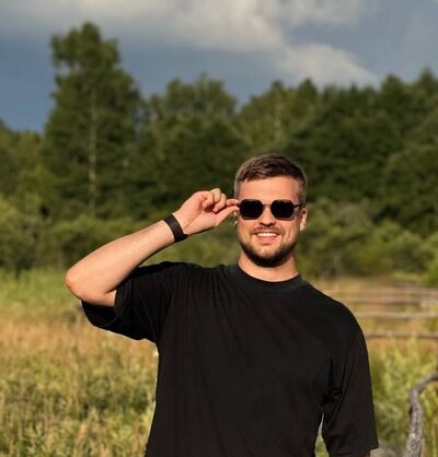  ,   Victor, 32 ,     , c 