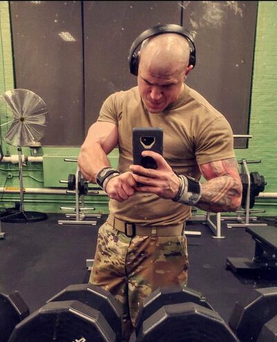  ,   AlbertVictor, 46 ,     , c 