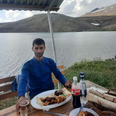  ,   Garik, 37 ,   ,   