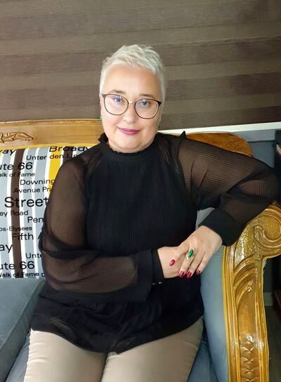  ,   Elena, 53 ,   ,   