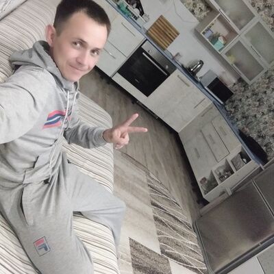  ,   Denis, 33 ,   ,   