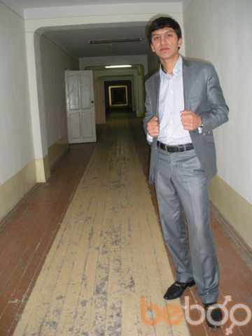  1303314  Hayot, 38 ,    