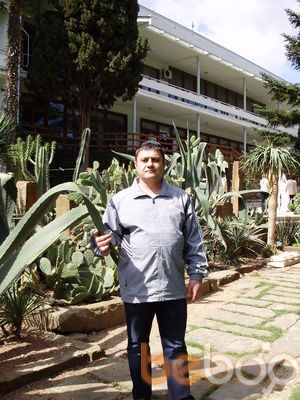  ,   Tom, 44 ,   