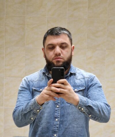  ,   Ali, 34 ,   ,   