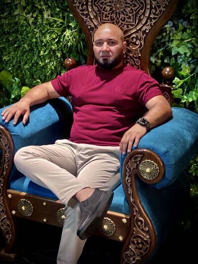  ,   Yusuf, 37 ,   c 