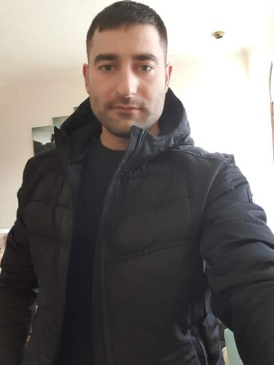  ,   Tudor, 34 ,   