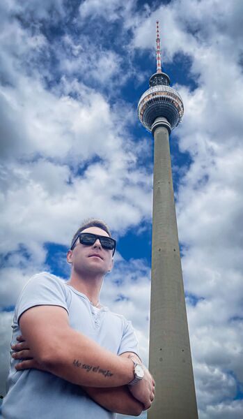  ,   Eugene Ger, 34 ,   ,   , c , 