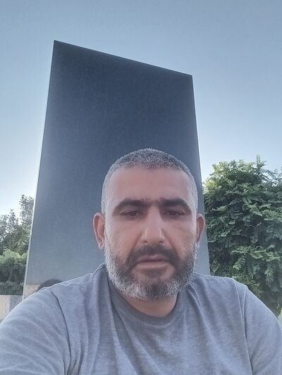  ,   Armen, 37 ,   ,   