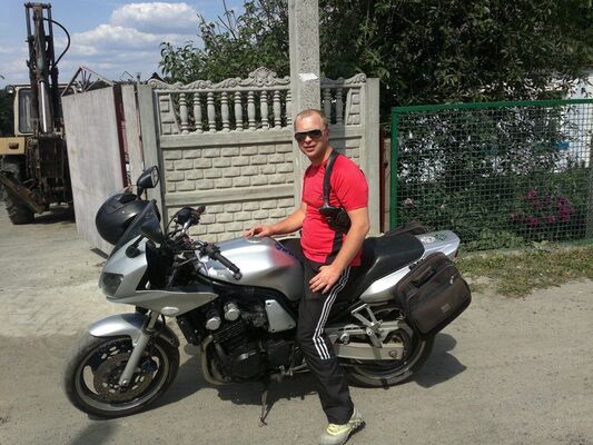  ,   Valentin, 40 ,   ,   , c 