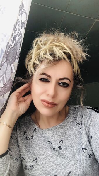  ,   Linda, 42 ,   ,   