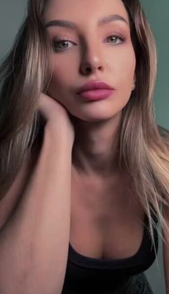  ,   Eve alexia, 34 ,   ,   