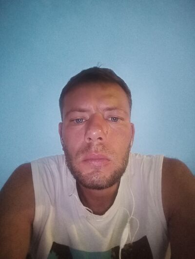  ,   Artem, 38 ,   ,   