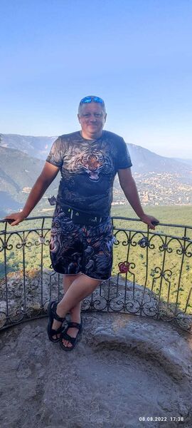  ,   Valery, 49 ,   c 