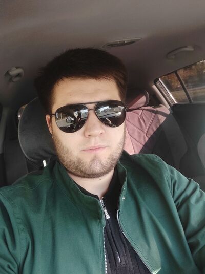  ,   Artur, 28 ,   ,   , c , 