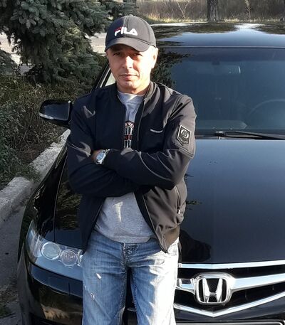  ,   Igor, 53 ,   c 