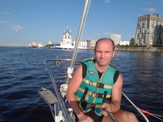  ,   LEO, 49 ,  